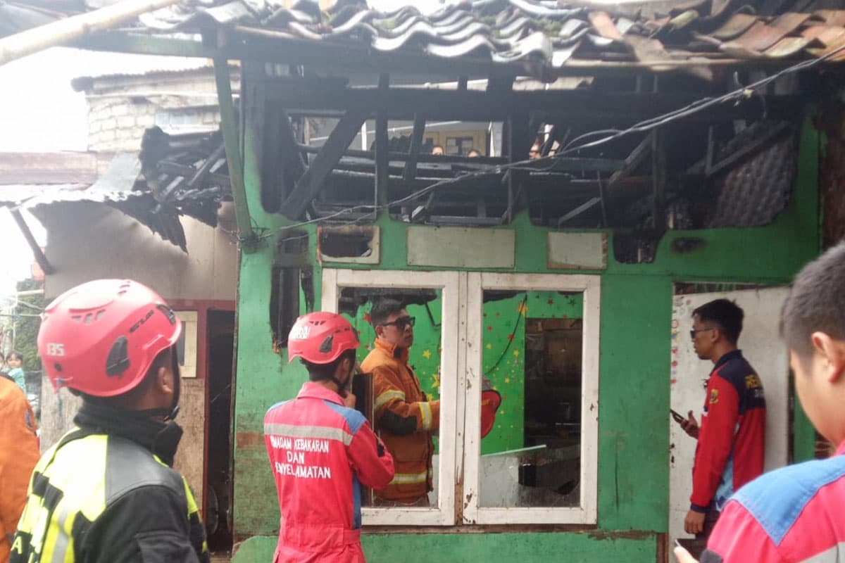 Mess Pekerja di Desa Gadog Cianjur Hangus Terbakar, Diduga Akibat Arus Pendek Listrik